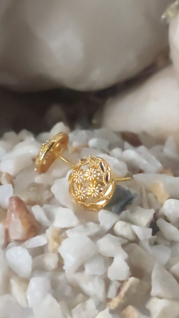 Elegant Gold-Plated Floral Stud Earrings – Lightweight & Hypoallergenic