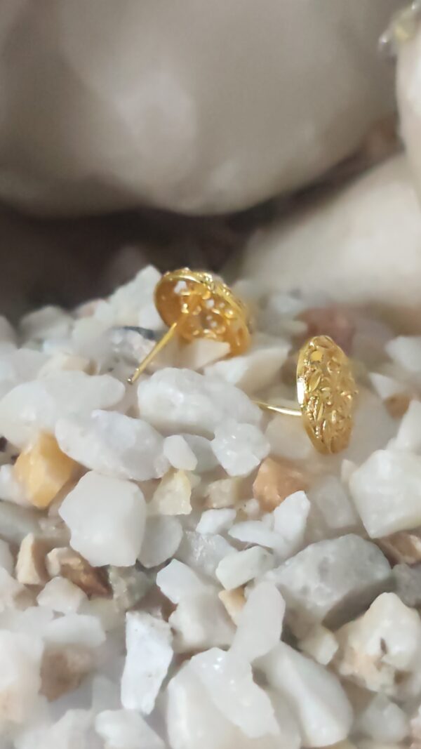 Elegant Gold-Plated Floral Stud Earrings – Lightweight & Hypoallergenic