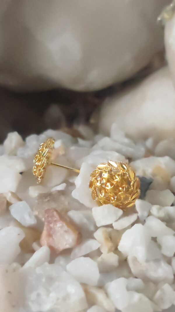 Elegant Gold-Plated Floral Stud Earrings – Lightweight & Hypoallergenic