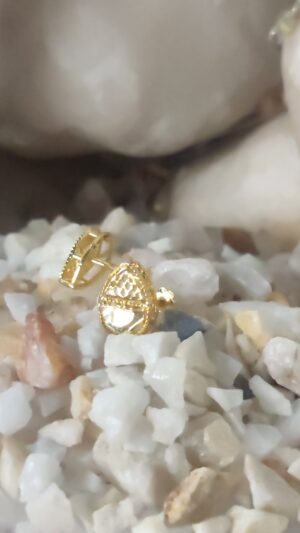 Gold-Plated Floral Stud Earrings – Classic Design for Everyday Elegance
